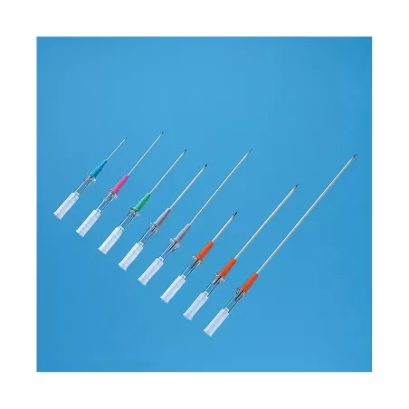 Cathéter droit court BD Angiocath™ sans ailettes, boîte de 50